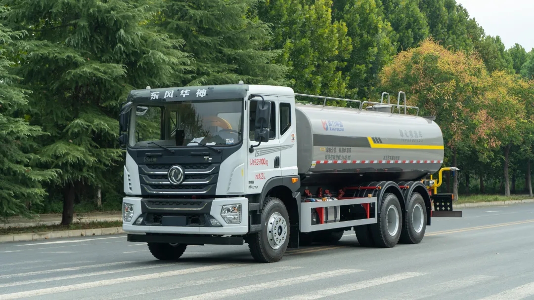 【热销推介】凯力风华神T5后双桥洒水车|19方重载巨兽,专攻大规模清洁战场!